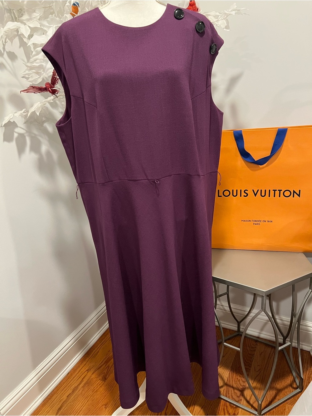 Tahari Elegant Sleeveless Purple Midi Dress with Button Shoulder